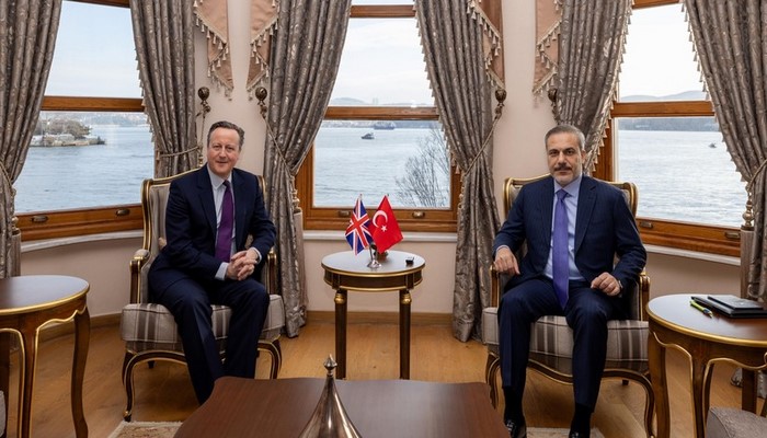 İstanbulda Türkiyə və Britaniya XİN başçılarının görüşü olub