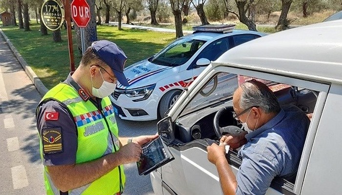 Jandarmadan 3 bin 564 araca trafik denetimi