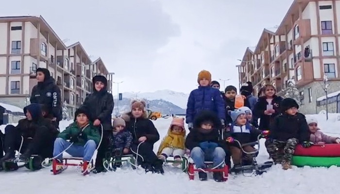 Kəlbəcərli uşaqların xizək keyfi - Video