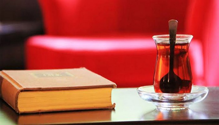 Kırmızı kitap okuyup kırmızı çay içenleri sevindirecek haber Kaynak: Kırmızı kitap okuyup kırmızı çay içenleri sevindirecek haber