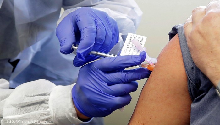 Китайская вакцина от COVID-19 поступит на рынок в конце декабря