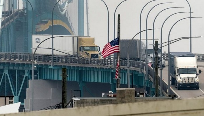 KİV: Kanada - ABŞ sərhədində qanunsuz miqrantların saxlanılması zamanı bir nəfər ölüb