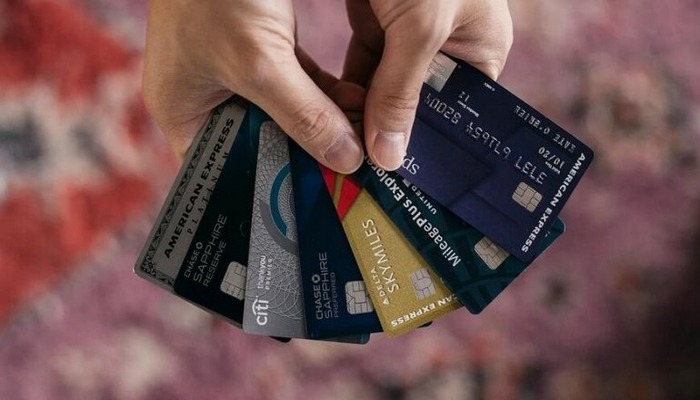 Maaşımızın 5 qatından çox kredit kartı ala bilməyəcəyik