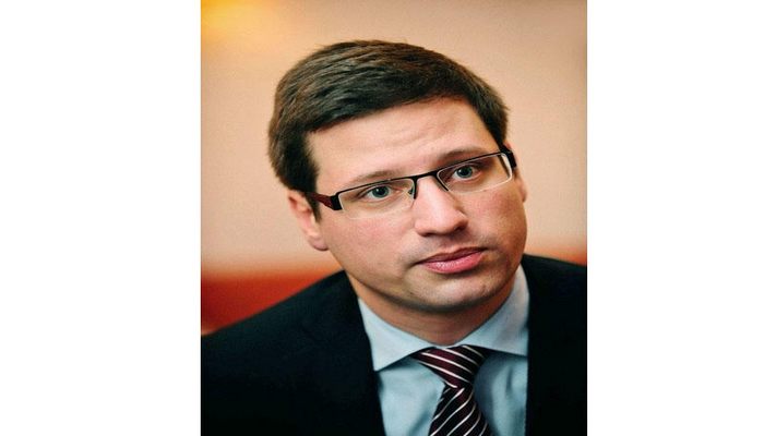 Macarıstan sərhədləri yenidən bağlayır