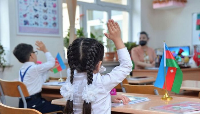 Məktəblərdəki rus bölmələri ilə bağlı RƏSMİ AÇIQLAMA