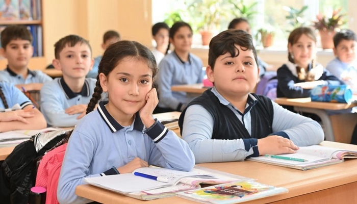 Məktəbli formaları satışda - Rəng seçimi bu cür olacaq