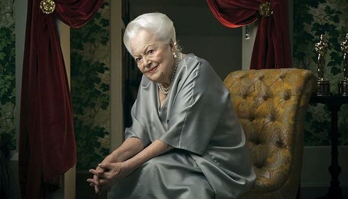 Məşhur aktrisa 104 yaşında vəfat etdi