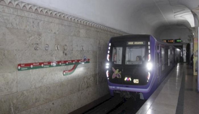 Metroda problem yarandı - Qatar tuneldə qaldı