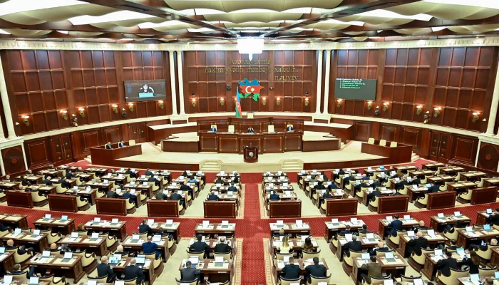 Milli Məclisin iclası başlayıb, gündəlikdə 22 məsələ var