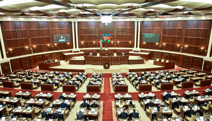 Milli Məclisin növbədənkənar sessiyasının növbəti iclası keçirilir, 17 məsələ müzakirə olunacaq