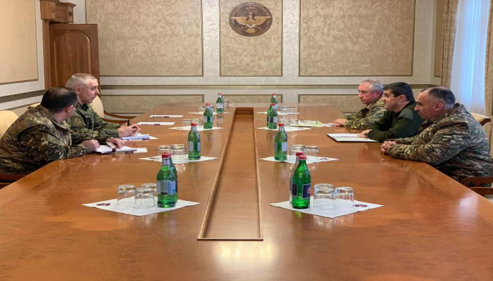 Araik Arutunyan hansı statusla sülhməramlı missiyasının rəhbərilə görüşür?