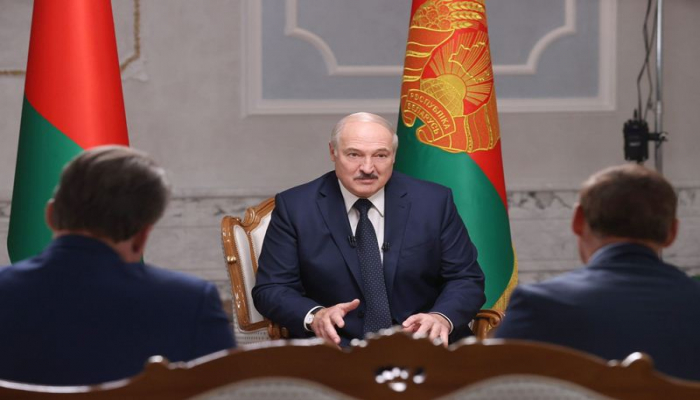 Lukaşenko müsahibə verdi: “Əgər getsəm, tərəfdarlarımı doğrayacaqlar”