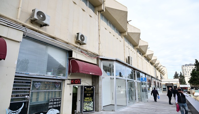 “Moskva” univermağında qanunsuz təmir aparıldı - Fotolar