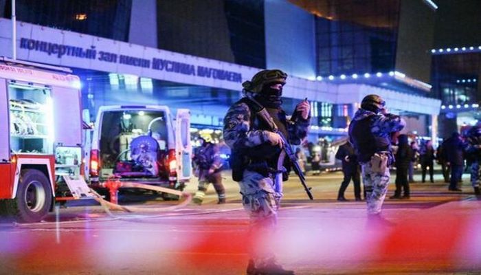 Moskvada konsert zalında DƏHŞƏTLİ TERROR: Ölənlərin sayı 82 nəfərə çatdı