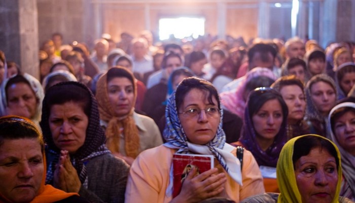 Mübariz Qurbanlı: "İranda müsəlman və şiə olmayan vətəndaşlar təqiblərə məruz qalır, ibadət yerləri dağıdılır"