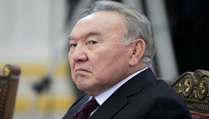 Nazarbayev daha bir statusdan məhrum edilib