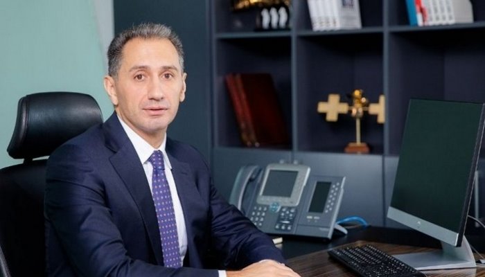 Nazir Rəşad Nəbiyev taksi xidmətində aparılacaq islahatları açıqlayıb