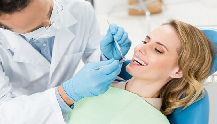 Названы самые опасные для здоровья зубов привычки