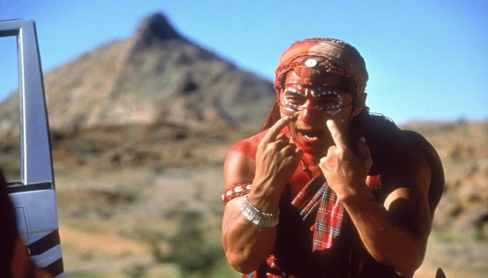 Не повторяйте этого дома: самые безумные и опасные трюки Джеки Чана