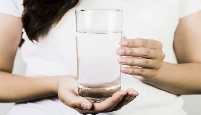 Немецкие медики выяснили, как влияет на здоровье стакан воды натощак
