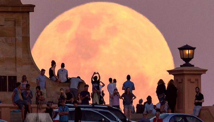 Niaqara şəlaləsində "fövqəladə vəziyyət" elan edilib, 1 milyon ziyarətçi gələcək