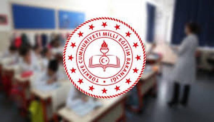 Okullar bir dönem daha uzaktan öğretim yapmalı mı?