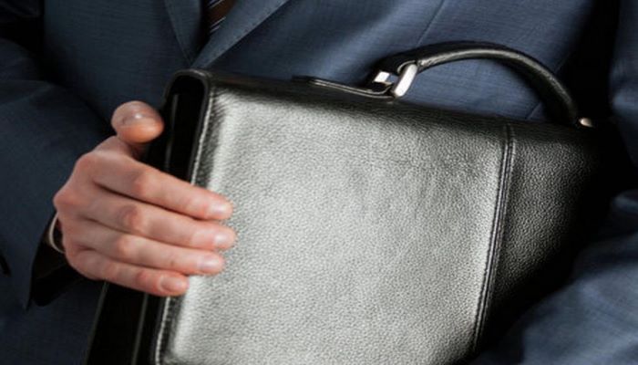 Özünü SOCAR-ın yüksək vəzifəlisi kimi təqdim edən şəxsin yenidən məhkəməsi başladı