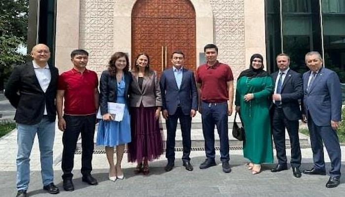 Paşayeva ilə Almatı şəhər Məclisində görüş keçirildi