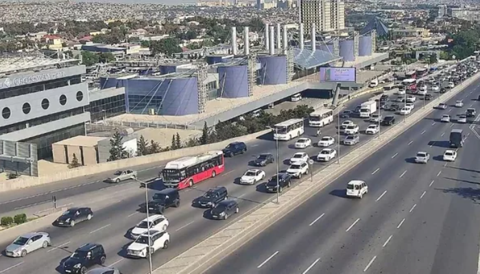 Paytaxtın bəzi küçələrində sıxlıq müşahidə olunur - FOTO