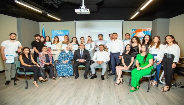 Peşə uğuru sertifikat vermə mərasimi