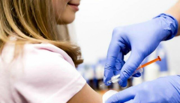 COVID-19 testi pozitiv çıxan şəxslərin vaksinasiya müddəti azaldılıb - RƏSMİ