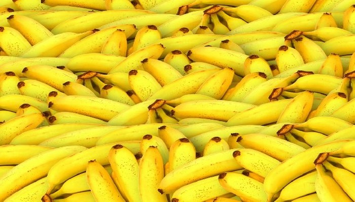 Почему врачи запрещают есть бананы натощак