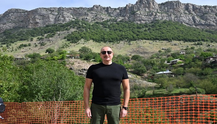 Prezident İlham Əliyev Şuşada səfərdədir