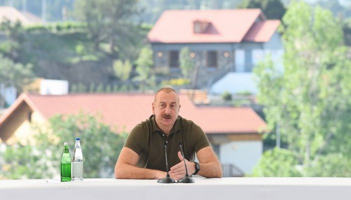 Prezident Laçının Sus kəndinə köçmüş sakinlərlə görüşüb