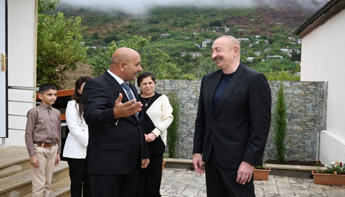 Prezident onların qonağı oldu - Video