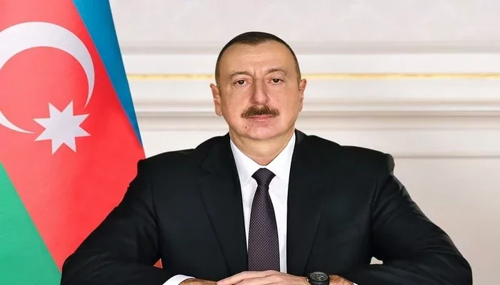 Prezident Tahir Süleymanovu təltif etdi