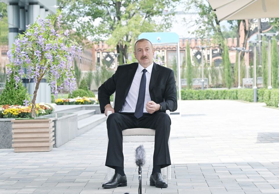 Президент Ильхам Алиев: Максимум до конца следующего года в Азербайджане будет 27 центров ASAN xidmət