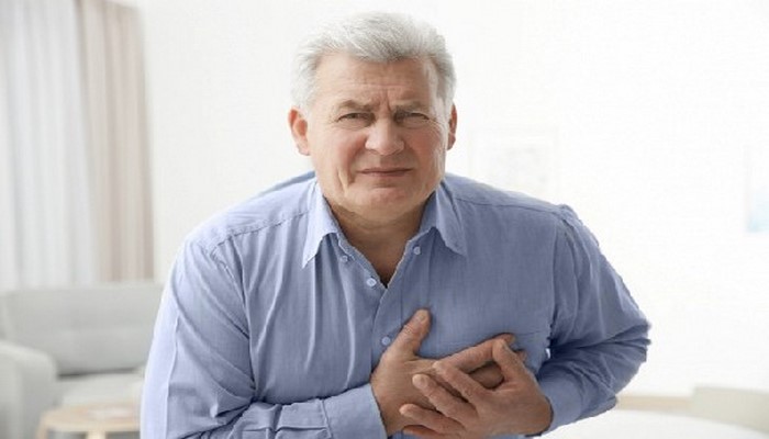 При каких заболеваниях появляется боль в груди