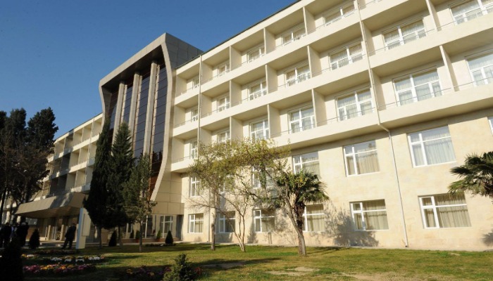 Qalmaqal: 7 professor elmi şuradan uzaqlaşdırıldı - Video