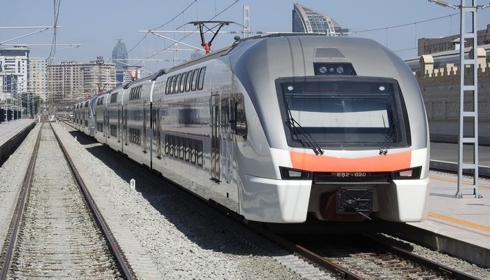 “Qatarlar normal rejim üzrə hərəkət edir”