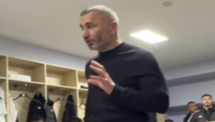 Qurbanovun paltardəyişmə otağında çıxışı - Video