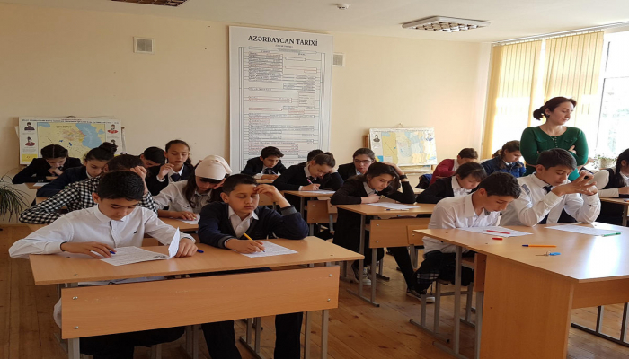 В Азербайджане прием запросов по смене учащимися школ  будет вестись до 11 сентября