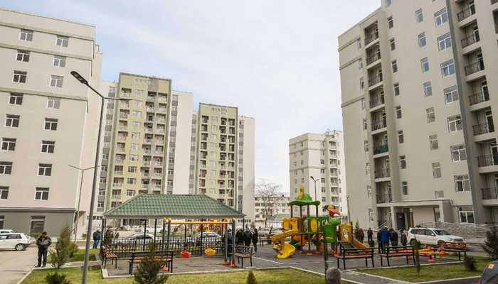 "Sosial evlər" Azərbaycanın daşınmaz əmlak bazarında qiymətlərə necə təsir edir?