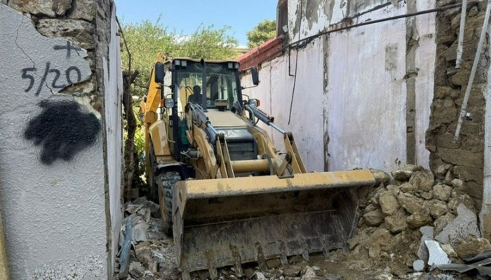 “Sovetski”də qəzalı binalar SÖKÜLÜR