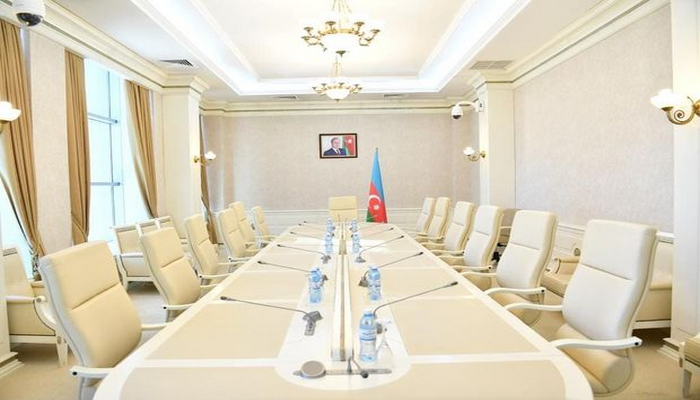 Spikerdən sərəncam: Görüş və iclas salonlarına adlar verildi