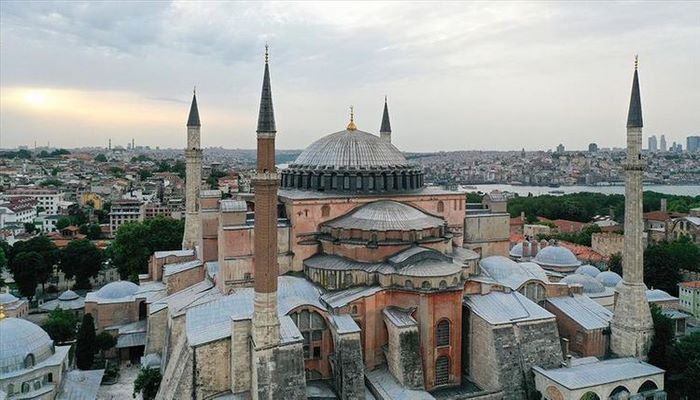 Суд Турции принял решение о возвращении собору Святой Софии статуса мечети