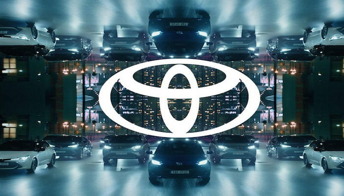 Toyota yeni loqotipini təqdim edib