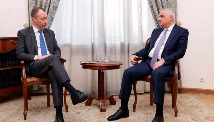 Toyvo Klar Paşinyanın müavini ilə Azərbaycanla sülh prosesini müzakirə edib