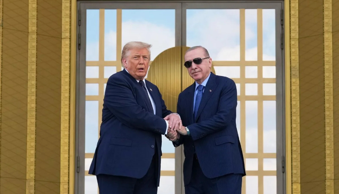 Tramp Türkiyəyə qarşı sanksiyaları ləğv edəcəyinə söz verdi