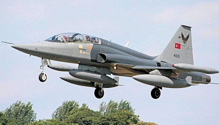 Türkiyə qırıcısı Qara dəniz üzərində: Təlim uçuşları başladı